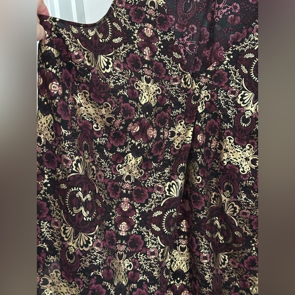 ⭐️Like New⭐️ Torrid: Women’s Sleeveless Blouse- Size 2 - Picture 4 of 7